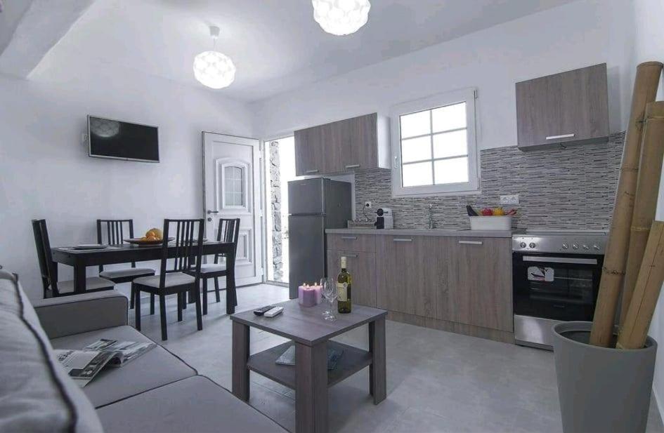 Avalon Cosy Apartments, Minimal With Shared Swimming Pool Villa