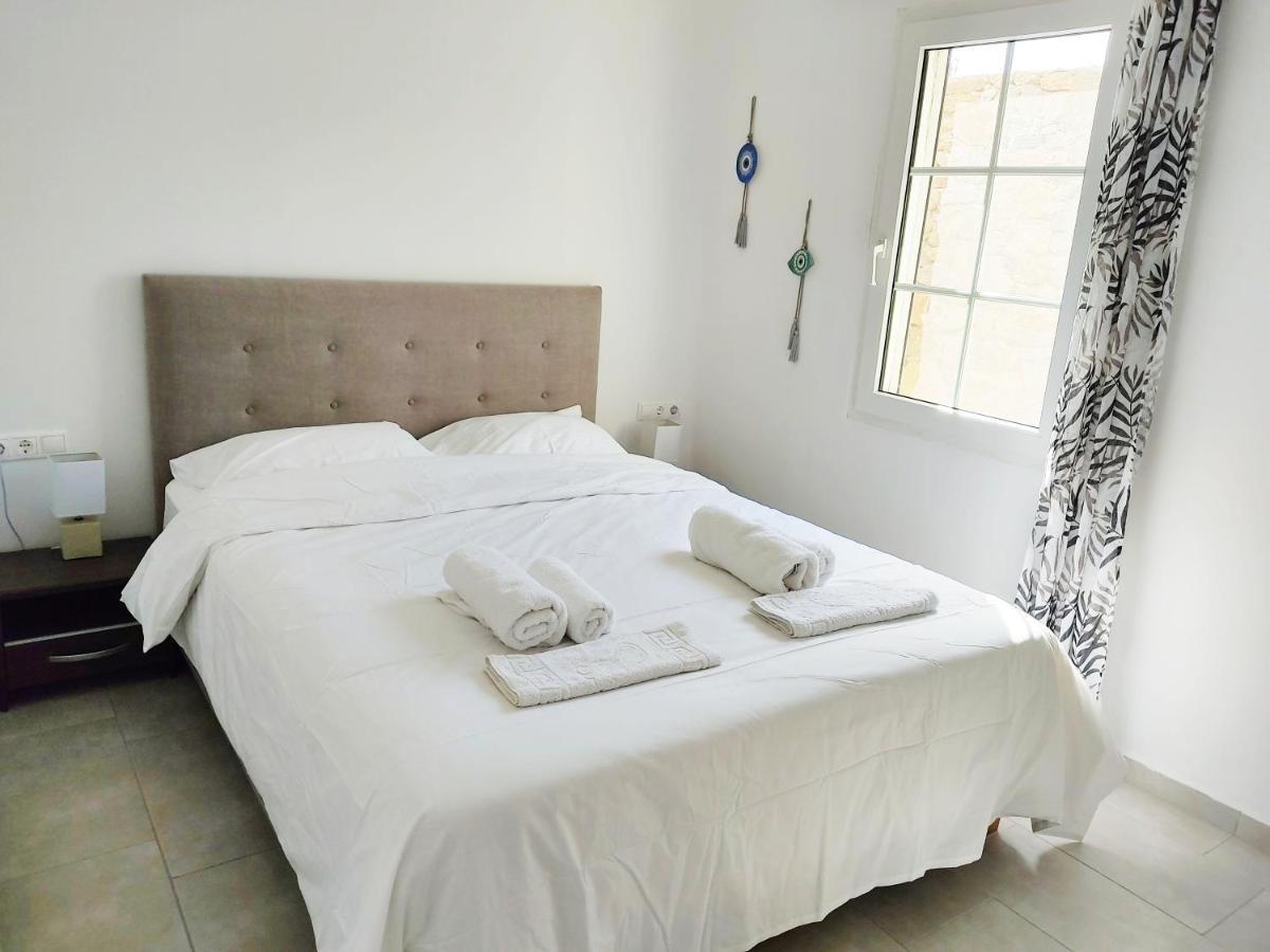 Avalon Cosy Apartments, Minimal With Shared Swimming Pool Villa